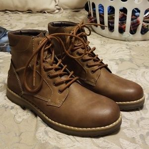 Unisex IZOD Fashion Hiking Boots